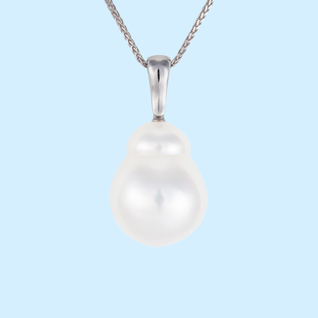 White Baroque Pearl Pendant (Autore)