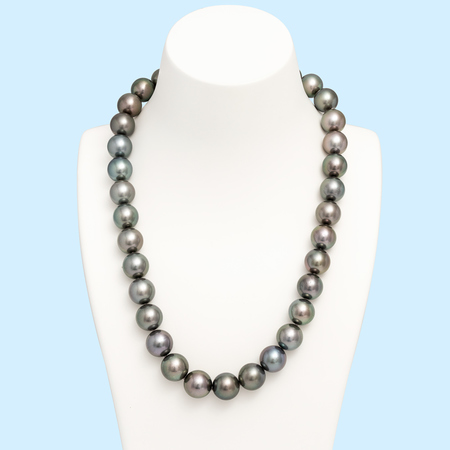 Tahitian Black Pearl strand - Medium Multi-Colour