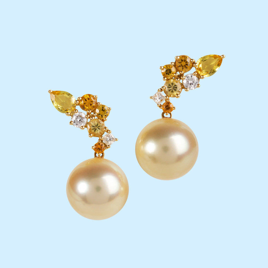 Light Gold Pearl, Diamond & Sapphire Earrings (Autore)